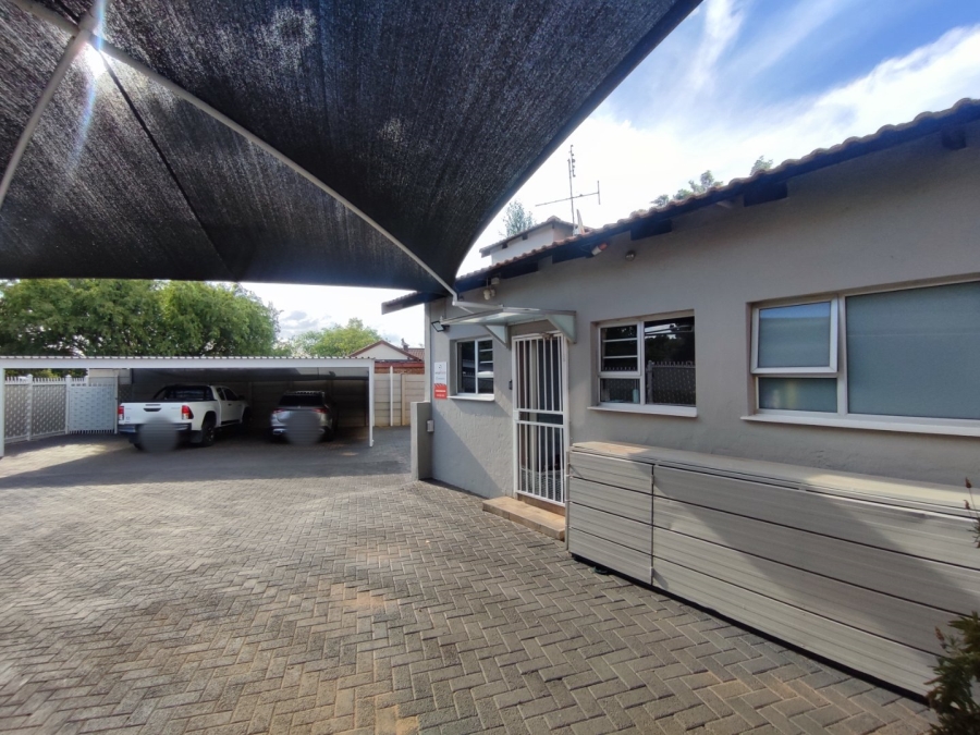 4 Bedroom Property for Sale in Langenhovenpark Free State